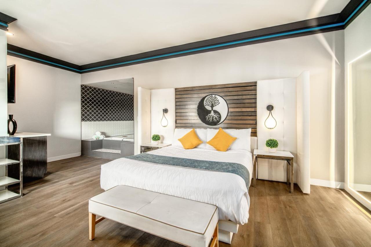 Aspire Inn Studios & Spas Bellflower Esterno foto