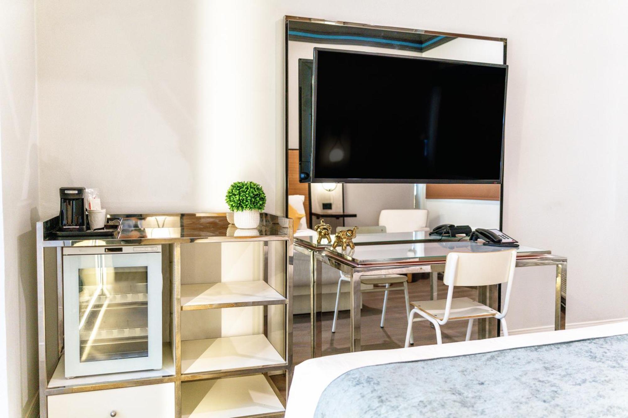 Aspire Inn Studios & Spas Bellflower Esterno foto