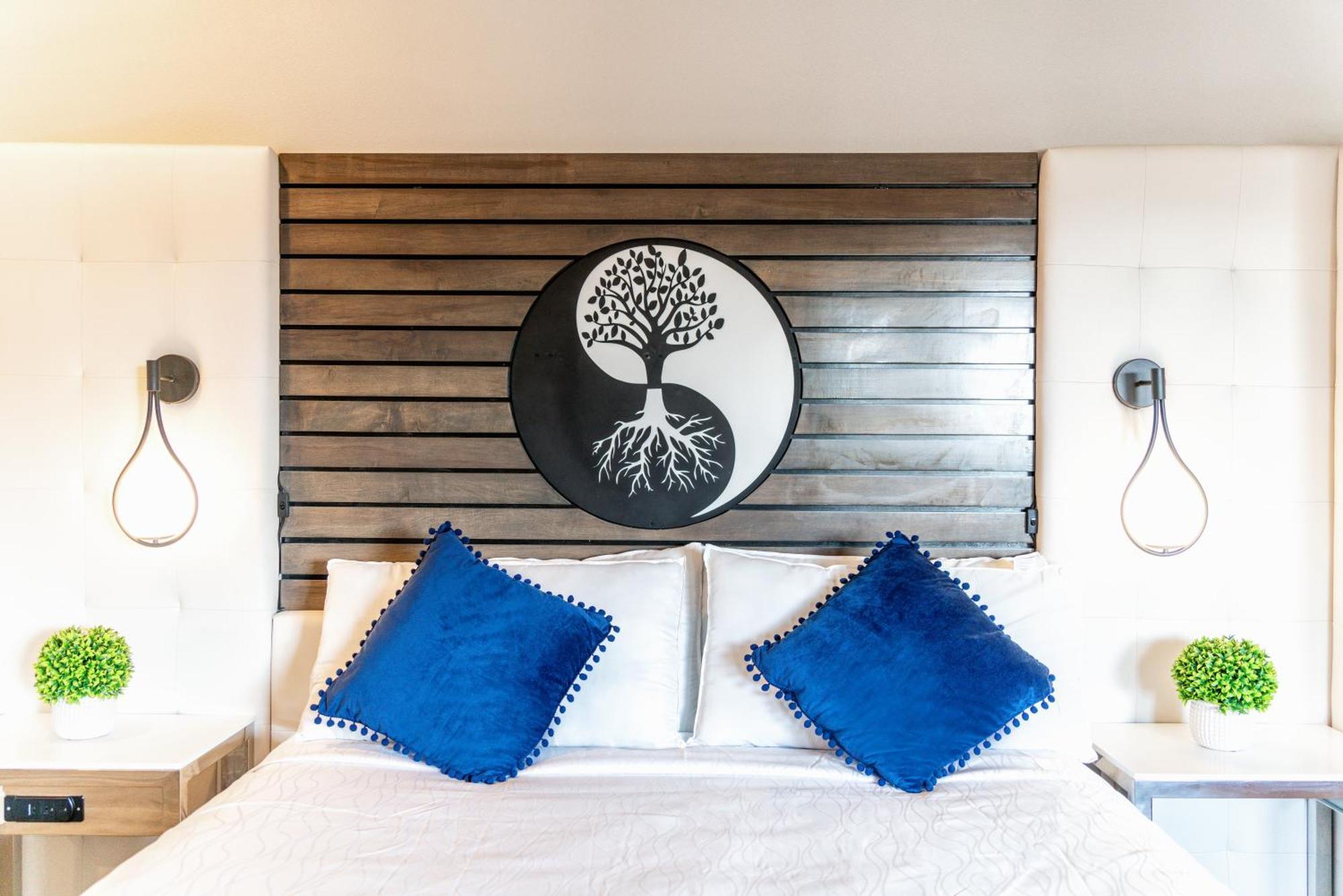 Aspire Inn Studios & Spas Bellflower Esterno foto