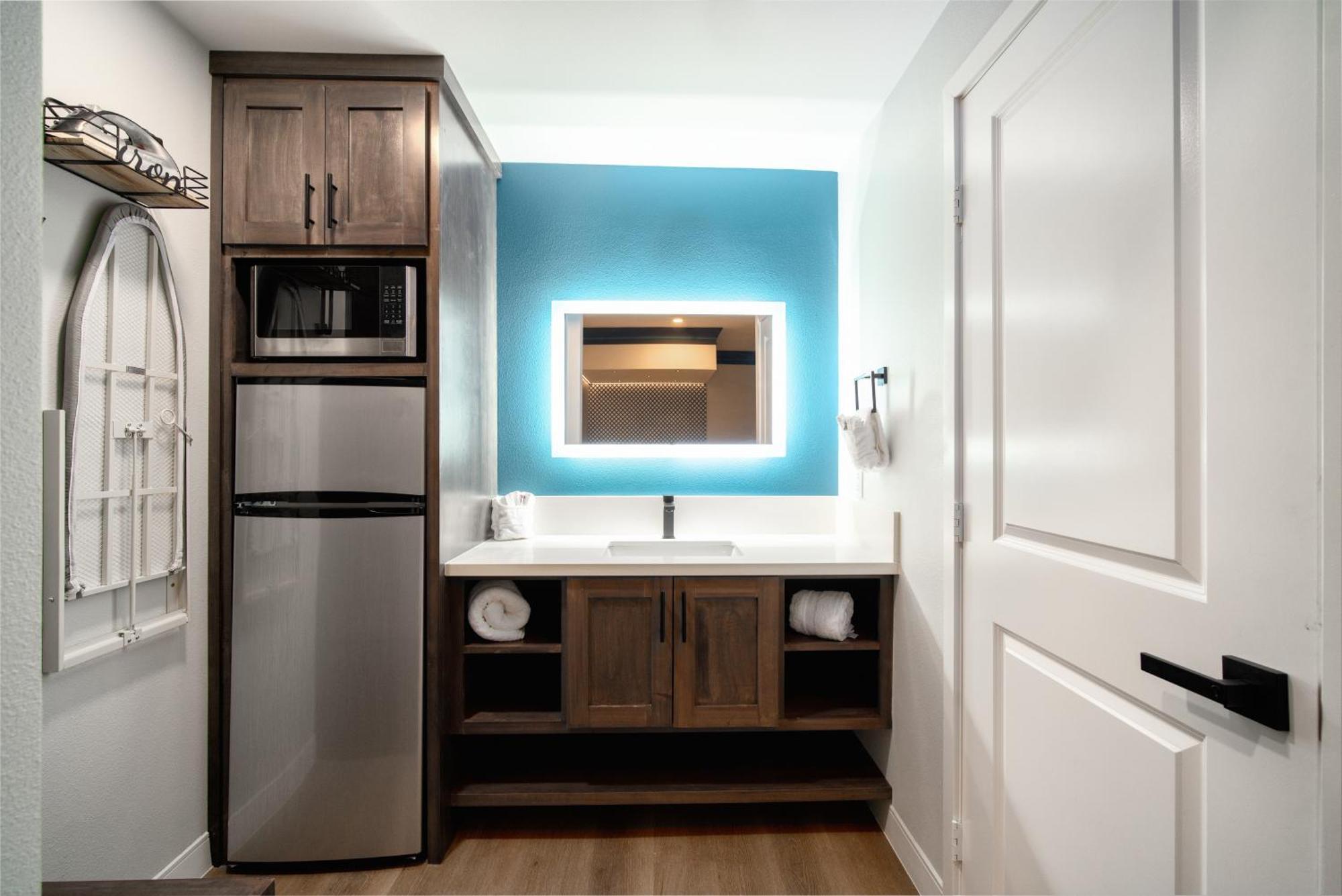Aspire Inn Studios & Spas Bellflower Esterno foto