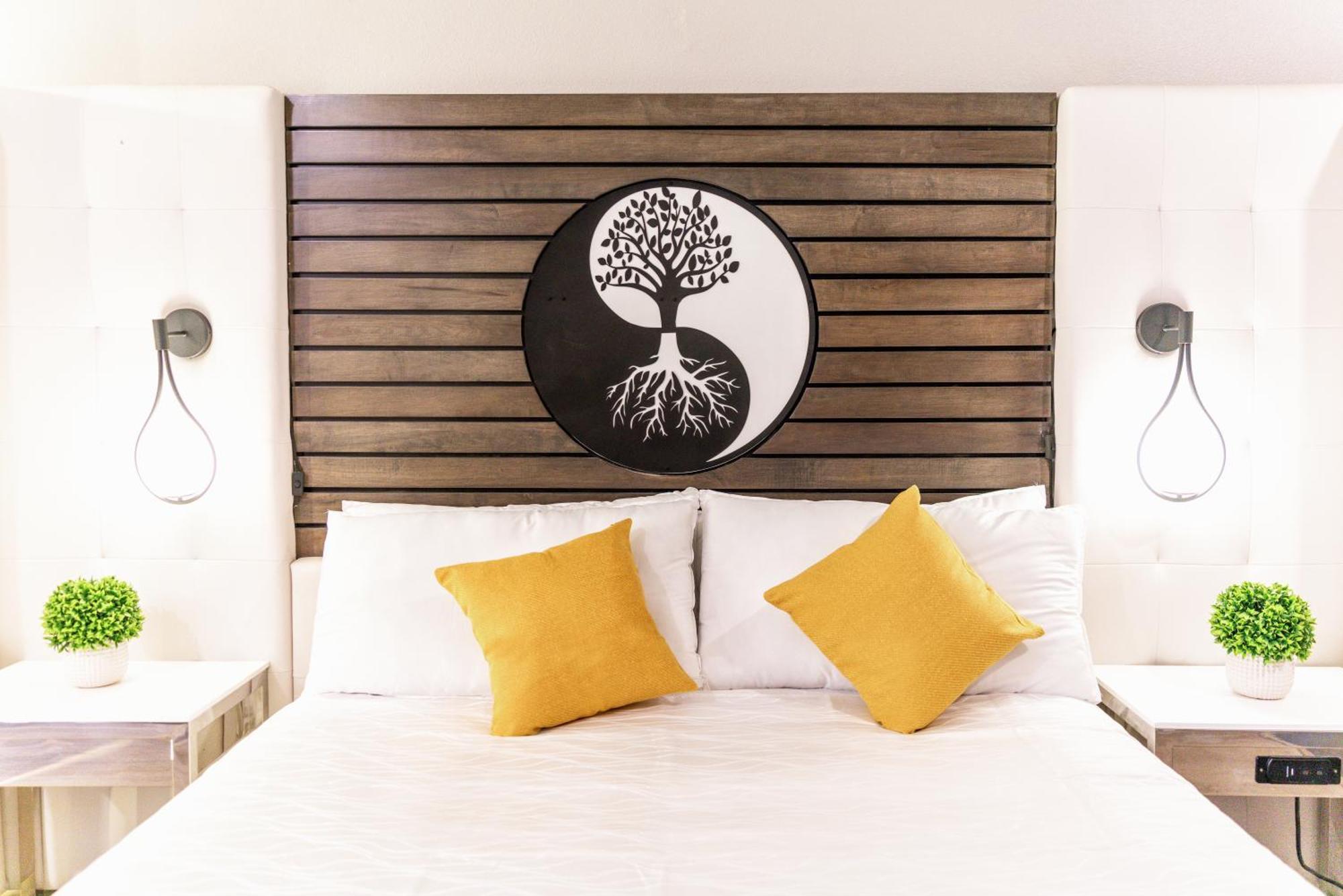 Aspire Inn Studios & Spas Bellflower Esterno foto